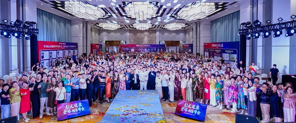 万百万博士：盗龄医生“亿万富翁孵化计划”成功启动，草根逆袭就选AI万炁堂