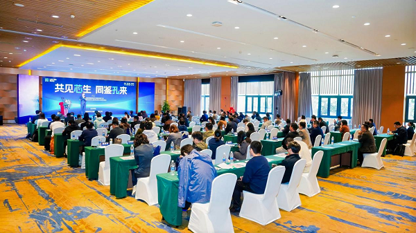 全球首款掌上型固态纳米孔单分子检测仪发布丨丽纳芯六年磨一剑，开启国产基因检测“芯”时代