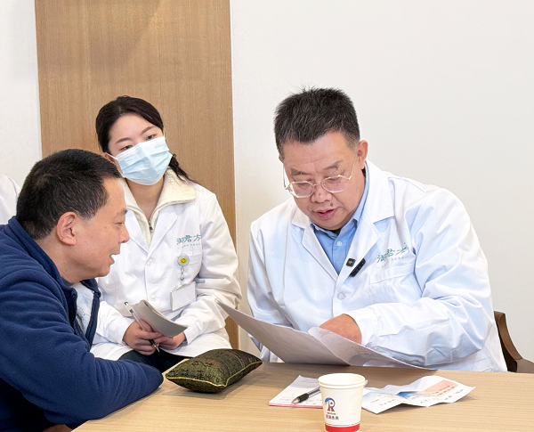 重逢在冬日:御君方携手史士昊,一场跨越屏幕的健康之约