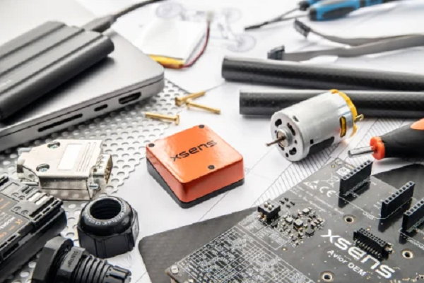 Xsens惯性测量单元提供小于5厘米的实时垂荡精度，实现精准的波浪运动补偿