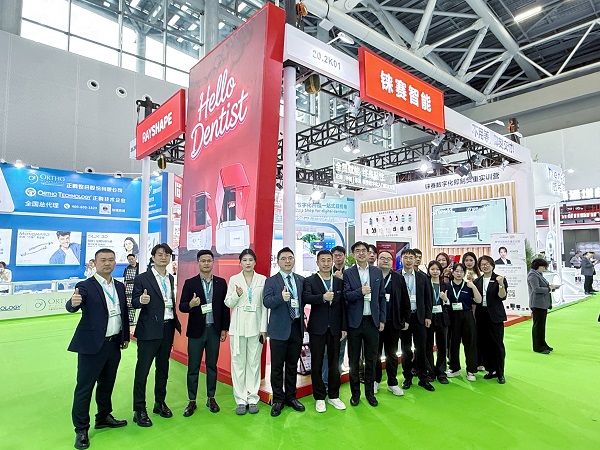 一键解锁高产！铼赛智能新品Edge Max Pro亮相华南口腔展，展位人气高涨
