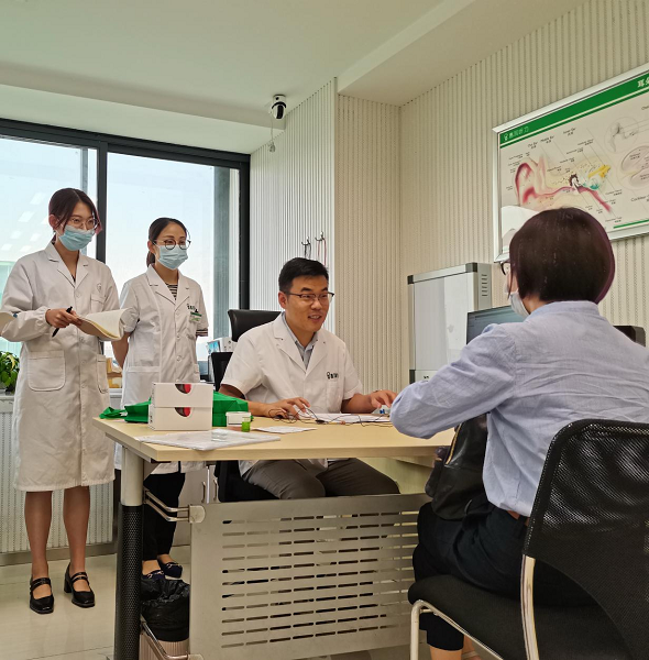 史文迪团队成功构建助听器与人工耳蜗双模干预全链条体系，为听损患者提供适配新方案