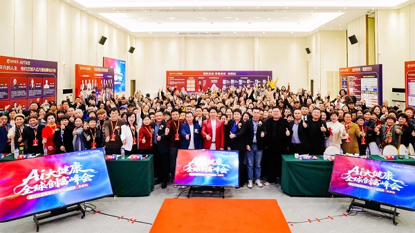 万百万博士率领盗龄医生大军不断创造新的奇迹，为人民福祉书写最新最美的华章