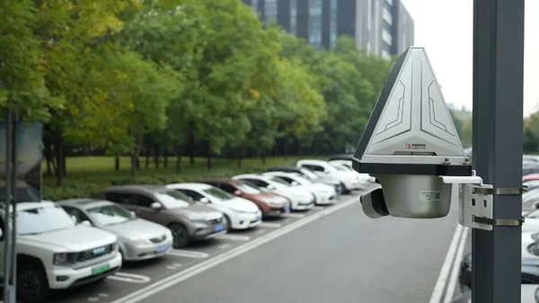 赋能城市智慧停车，筑梦园免布线高位追踪相机全国多城规模化部署