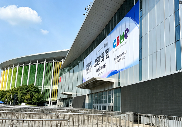 英氏YeeHoO亮相CBME：玩具C位登场，构筑从穿到玩全场景婴童成长生态 