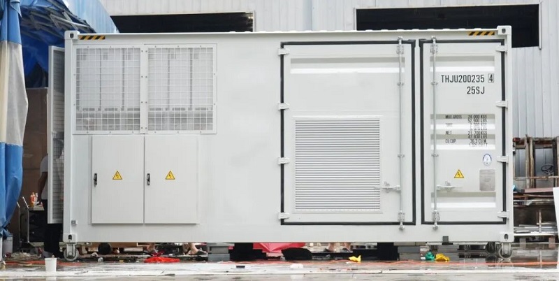 海外出海丨215kW模块集成2.5MW集装箱PCS系统顺利发运捷克