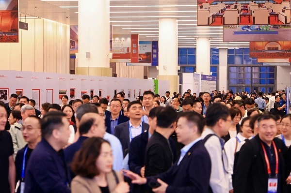 速航科技锋将车针亮相第20次口腔修复学学术会议，助力口腔修复高质量发展